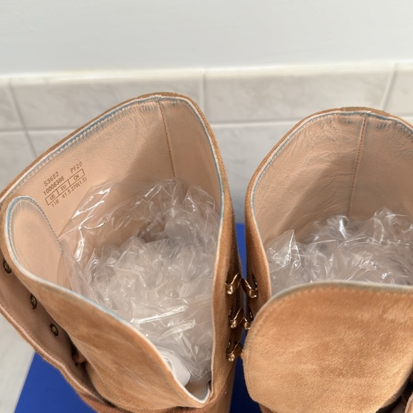 Stuart Weitzman Sondra Tan boot - Picture 2 of 7